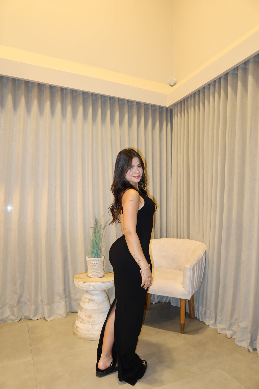 Vestido Black Tiras Cruzadas