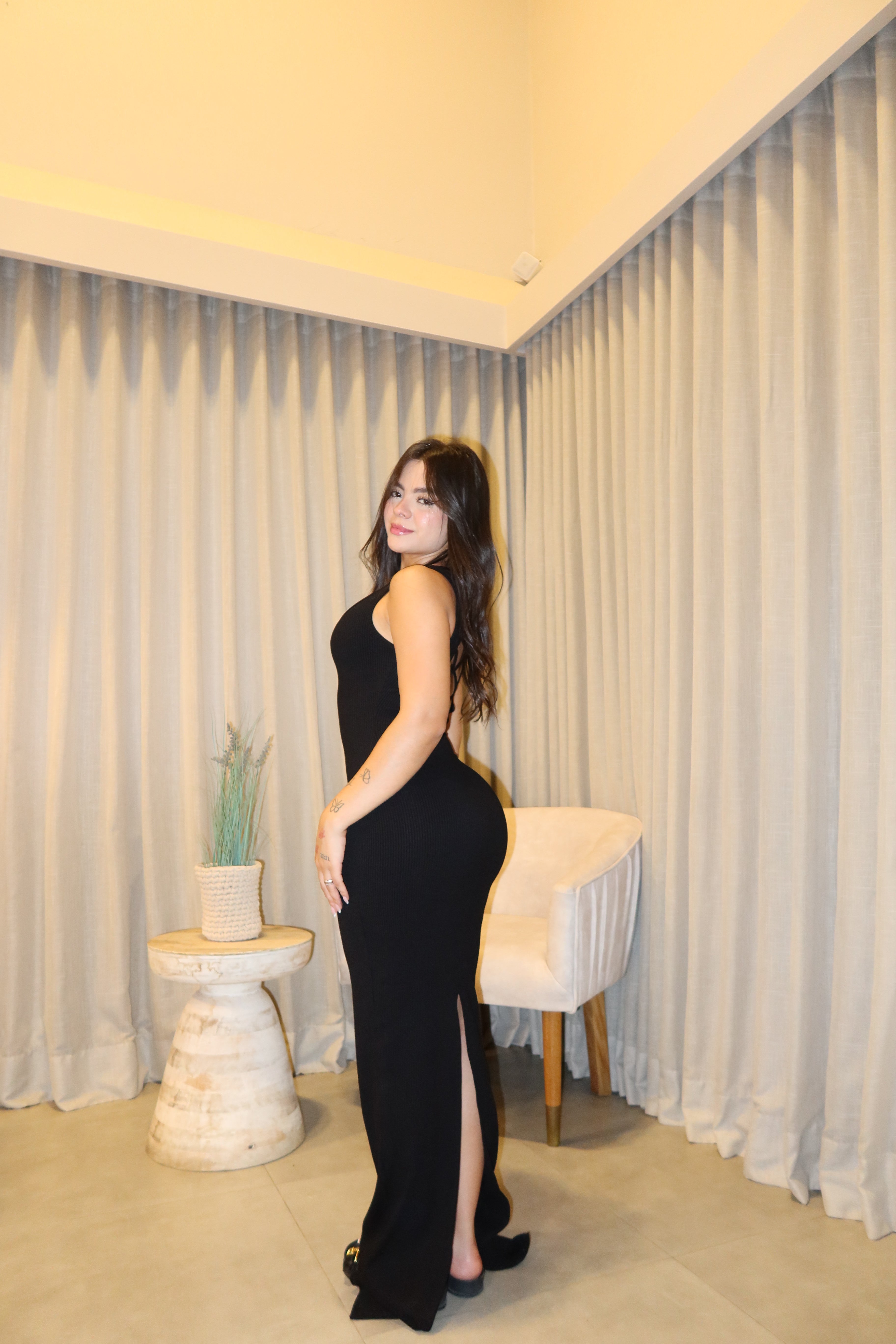 Vestido Black Tiras Cruzadas