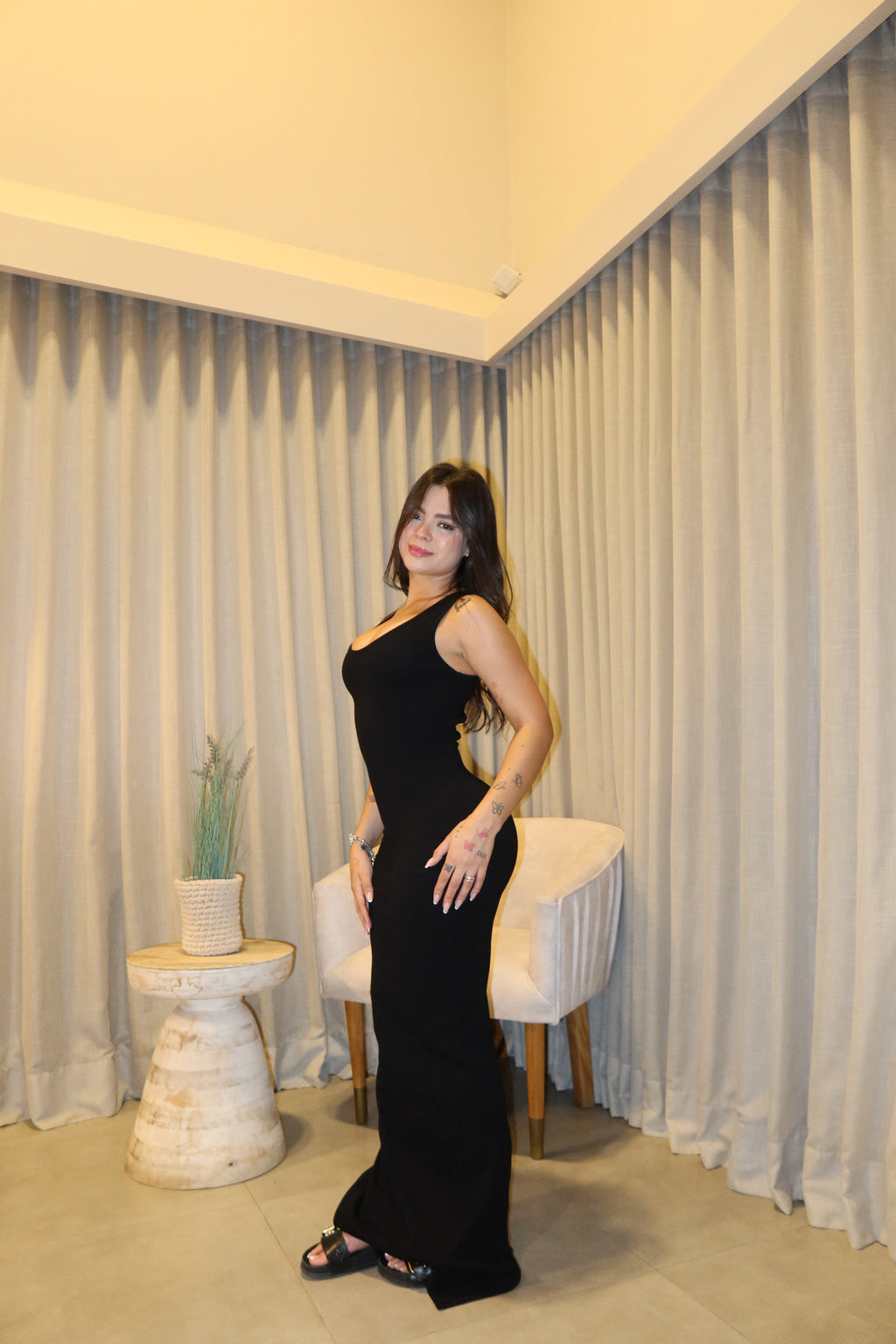 Vestido Black Tiras Cruzadas